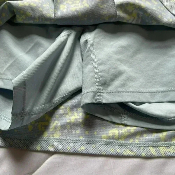 Adidas Tennis Skort - Light Blue /yellow size large poxkets - Picture 4 of 7